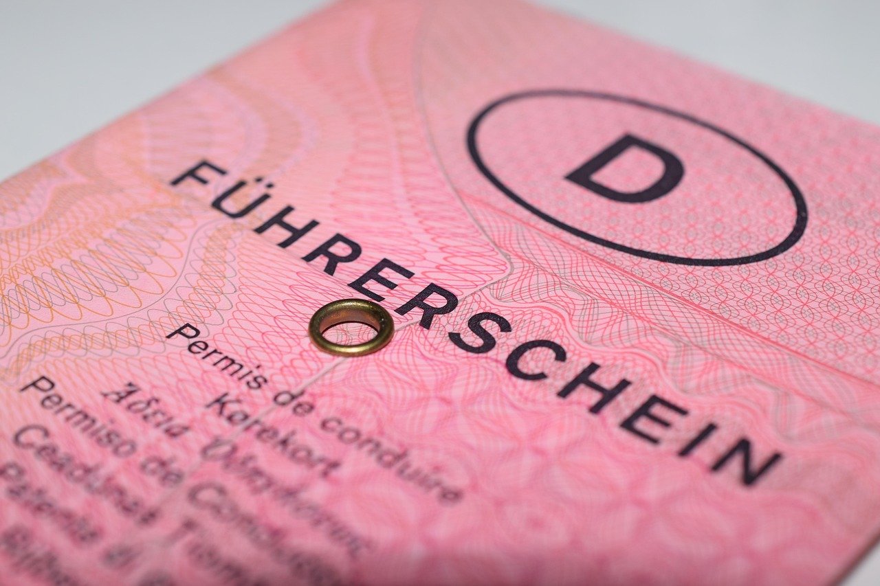 Driving license from the EU (European Union) or EEA states (European Economic Area)
